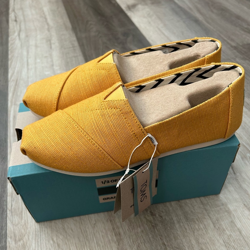 Toms Shoes, Women’s Golden Yellow Heritage Canvas, Size 7, BNIB